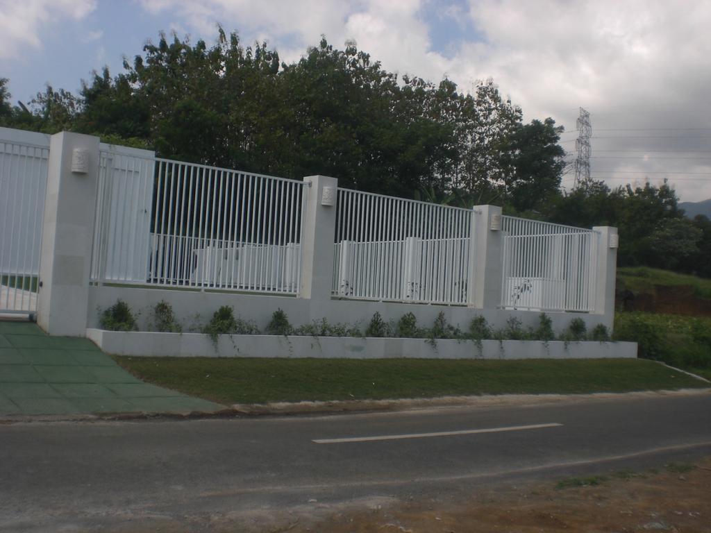 Villa Putih Lovina Luaran gambar