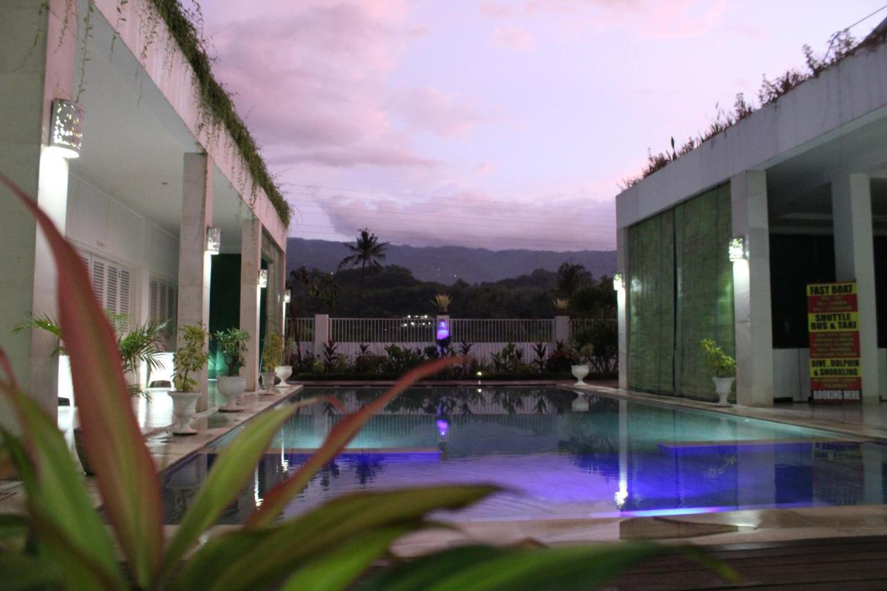 Villa Putih Lovina Luaran gambar